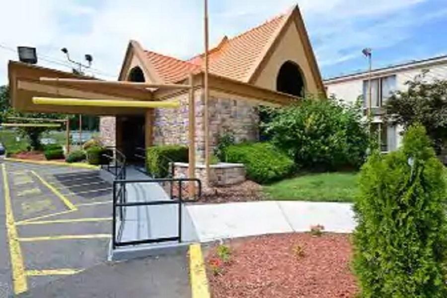 Howard Johnson By Wyndham Clifton Nj Экстерьер фото