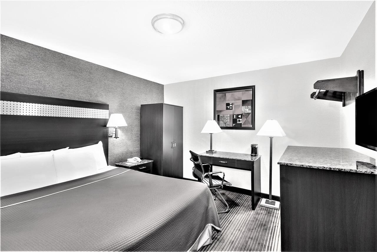 Howard Johnson By Wyndham Clifton Nj Экстерьер фото